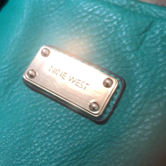 Nine West vintage pebble leather satchel. - Picture 2 of 7